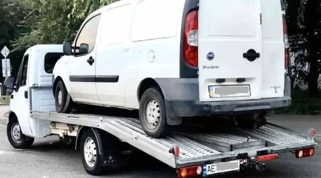 Евакуатор для мікроавтобуса